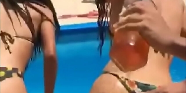 dancing,molten